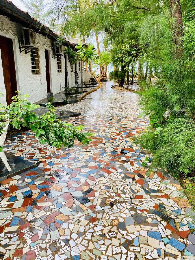 Jungle Beach Resort Sanyang Eksteriør bilde