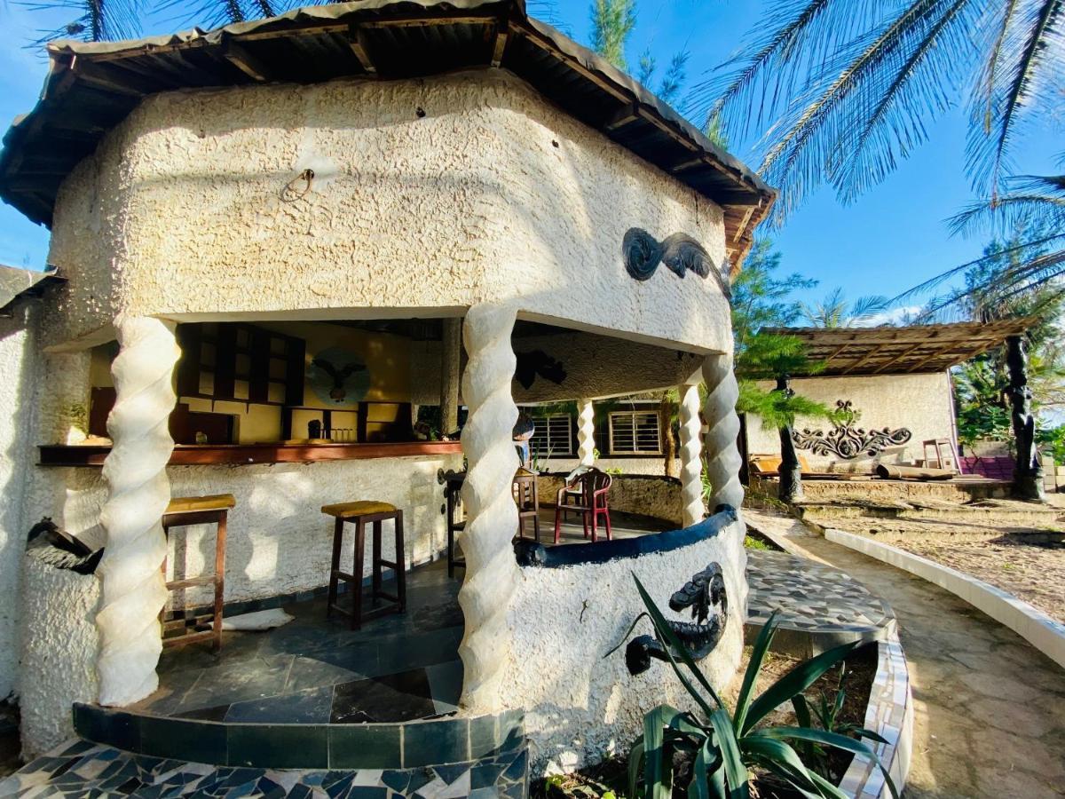 Jungle Beach Resort Sanyang Eksteriør bilde