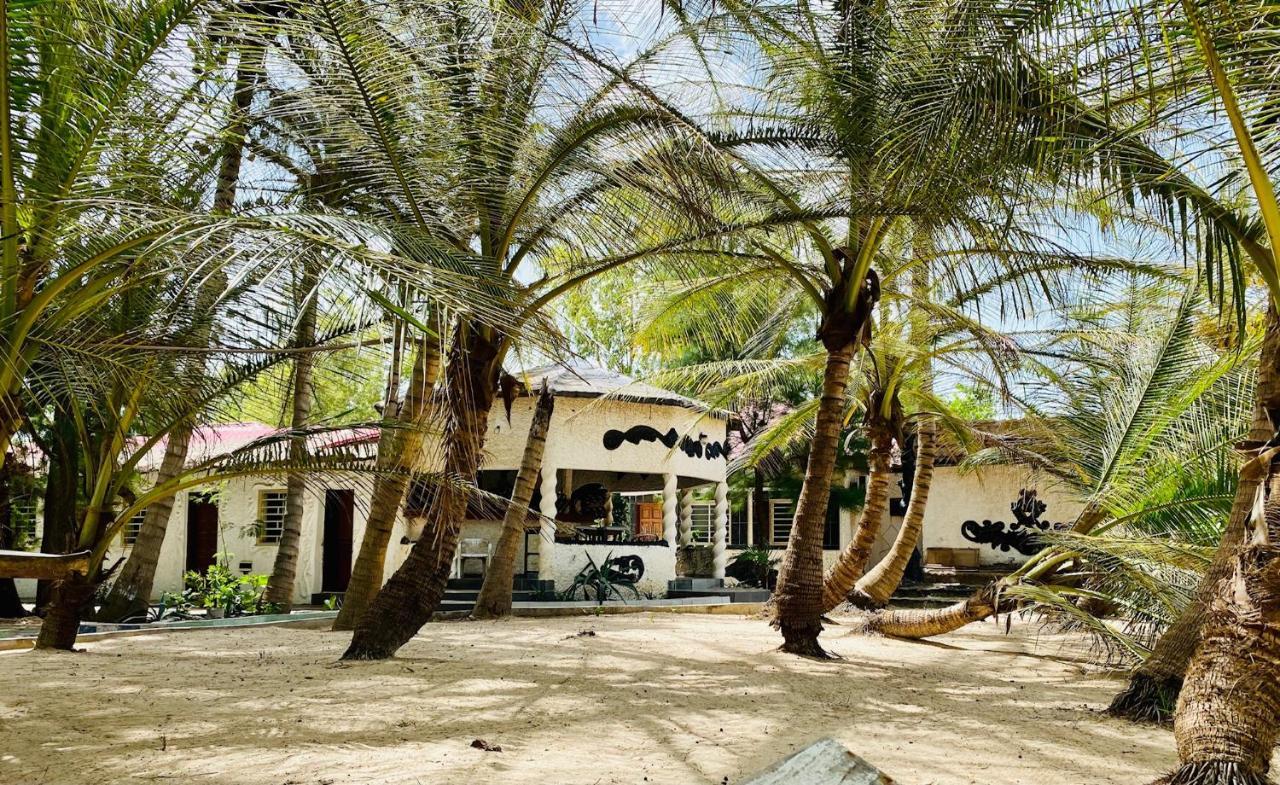 Jungle Beach Resort Sanyang Eksteriør bilde
