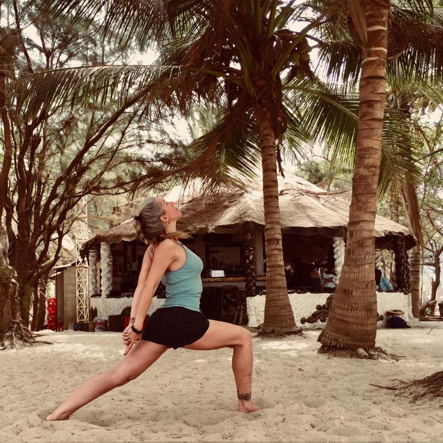 Jungle Beach Resort Sanyang Eksteriør bilde