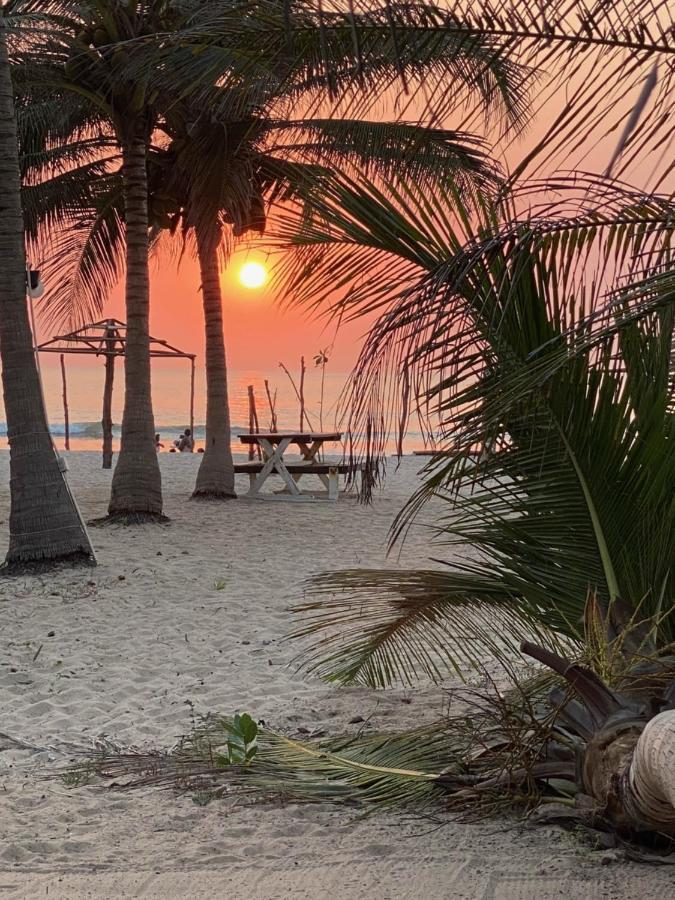 Jungle Beach Resort Sanyang Eksteriør bilde