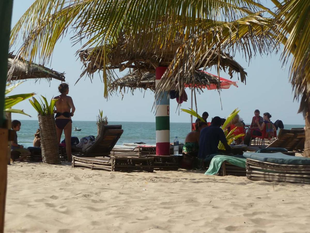 Jungle Beach Resort Sanyang Eksteriør bilde
