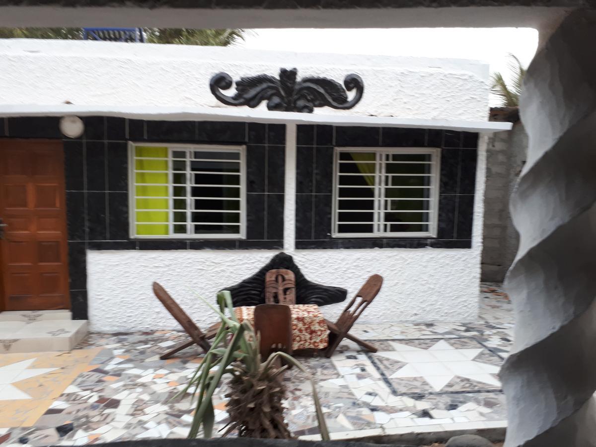 Jungle Beach Resort Sanyang Eksteriør bilde